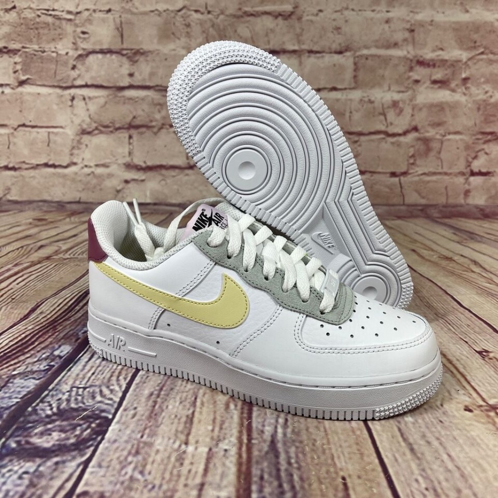 Nike Women's White Yellow Gray Sneakers